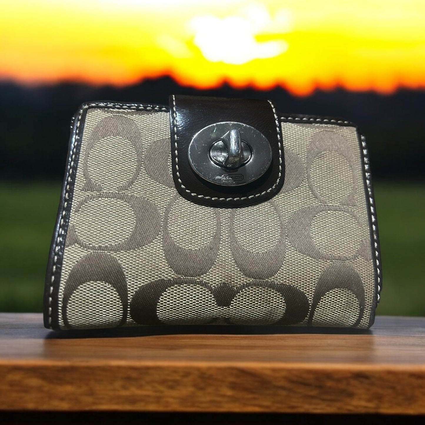 Coach Wallet used, excellent condition.