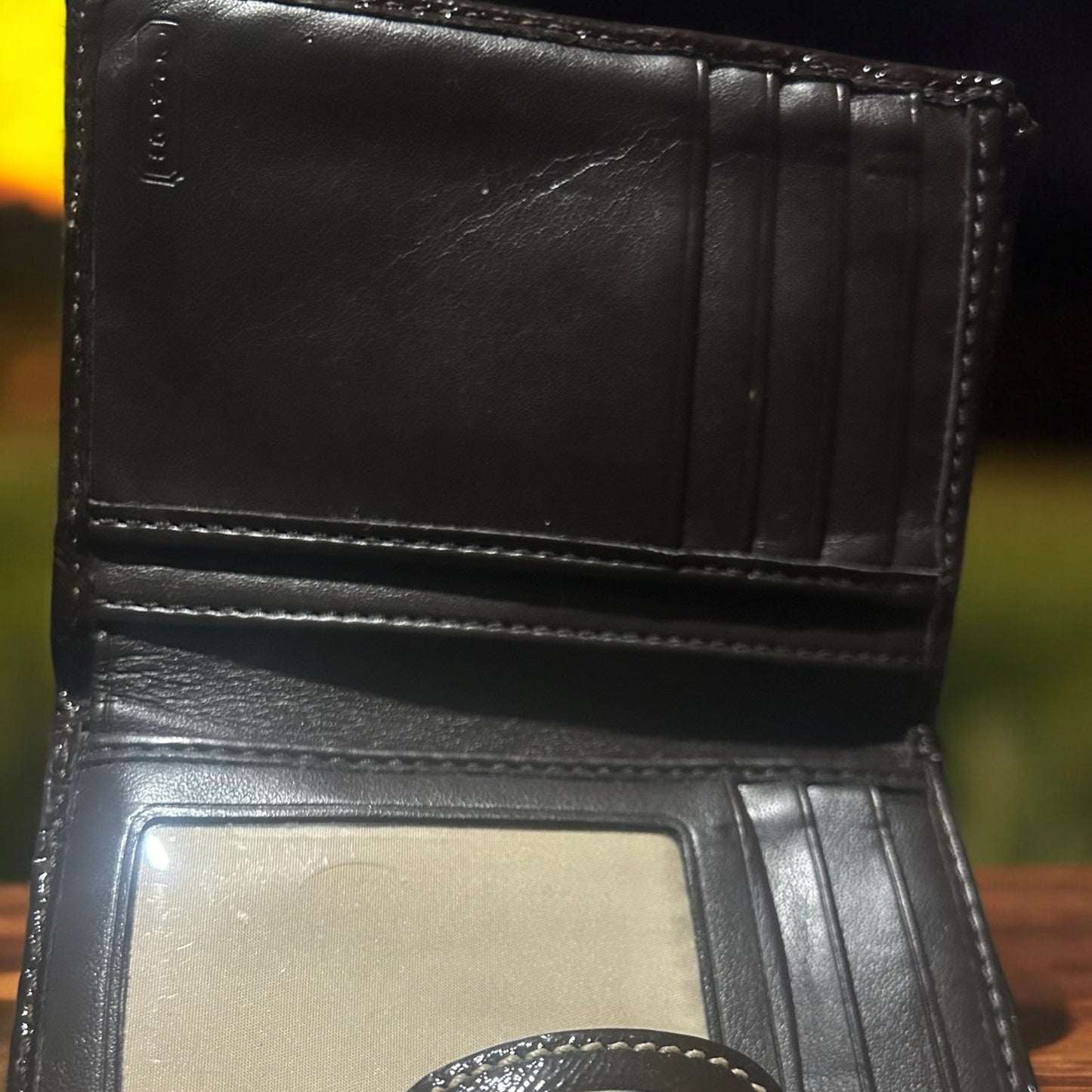 Coach Wallet used, excellent condition.