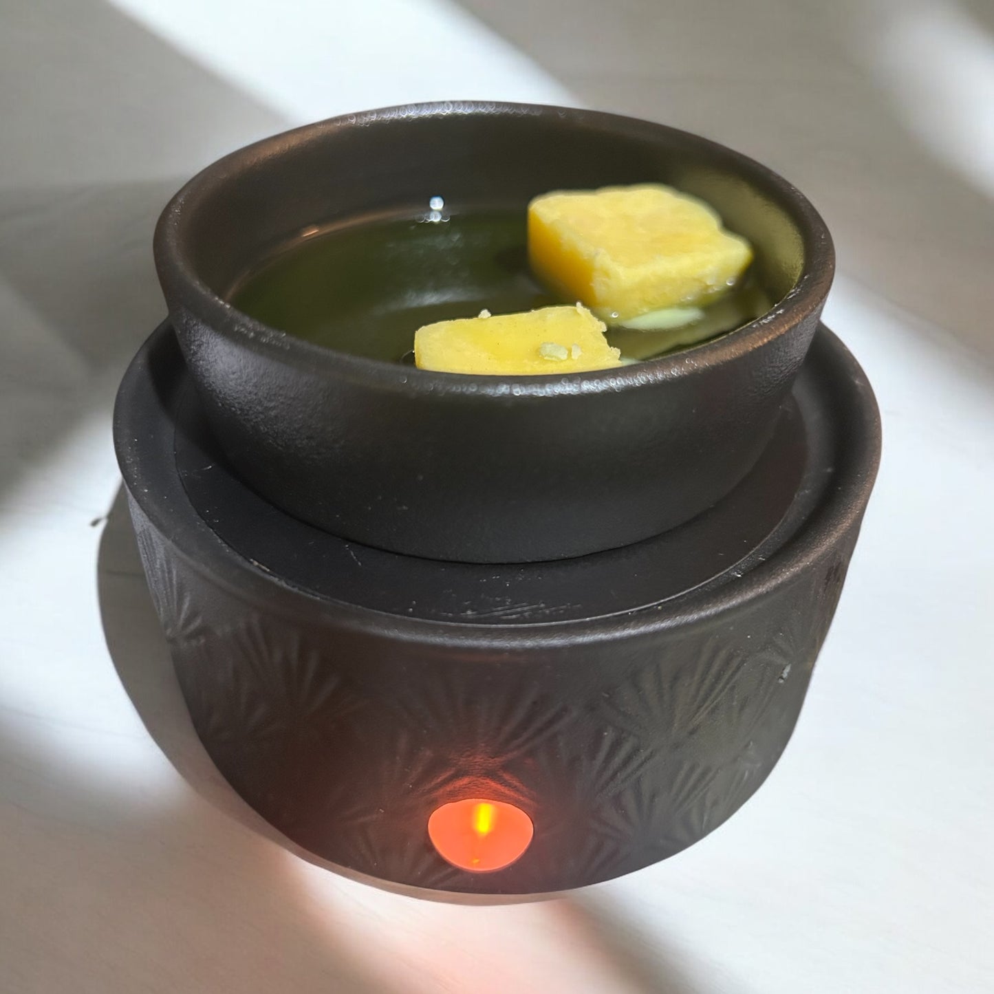 Fragrance melt candle warmer